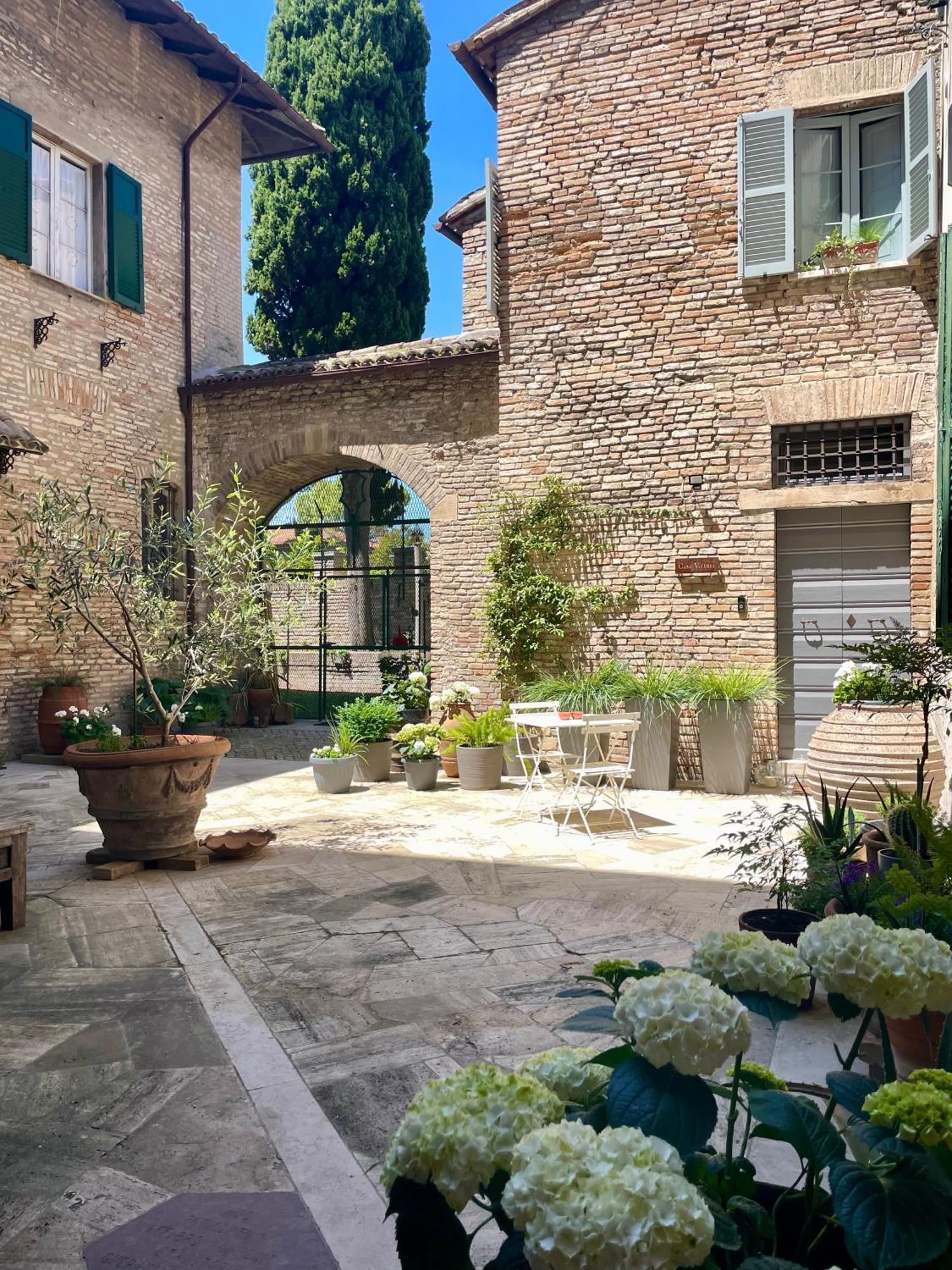 Casa Valeria - Guest House Centro Storico Fano Exterior photo